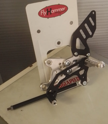Pedane Arretrate Triumph Speed Triple 1050 2005-2010