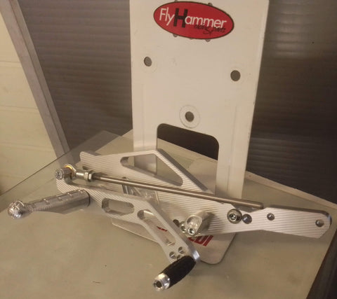 Moto Guzzi V7 Racing Rearsets